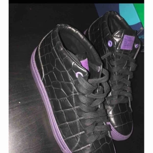  - Ny pris 2499:- Äkta , bara en gång använda 😍