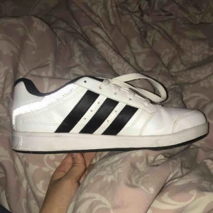  - Adidas skor