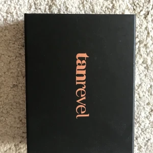 Tanrevel - Aldrig andvänd. Original pris 750. Köpare står för frakt.