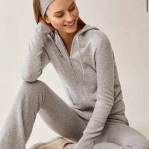 Soft Goat - Jag söker en soft goat huvtröja! Färgen spelar ingen roll, hör av dig om du hade kunnat tänka dig att sälja en💕