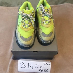 Balenciaga triple s Neon stl eu43 us9,5 - Balenciaga Triple s Neon störlek eu43 us9,5, bra skick 