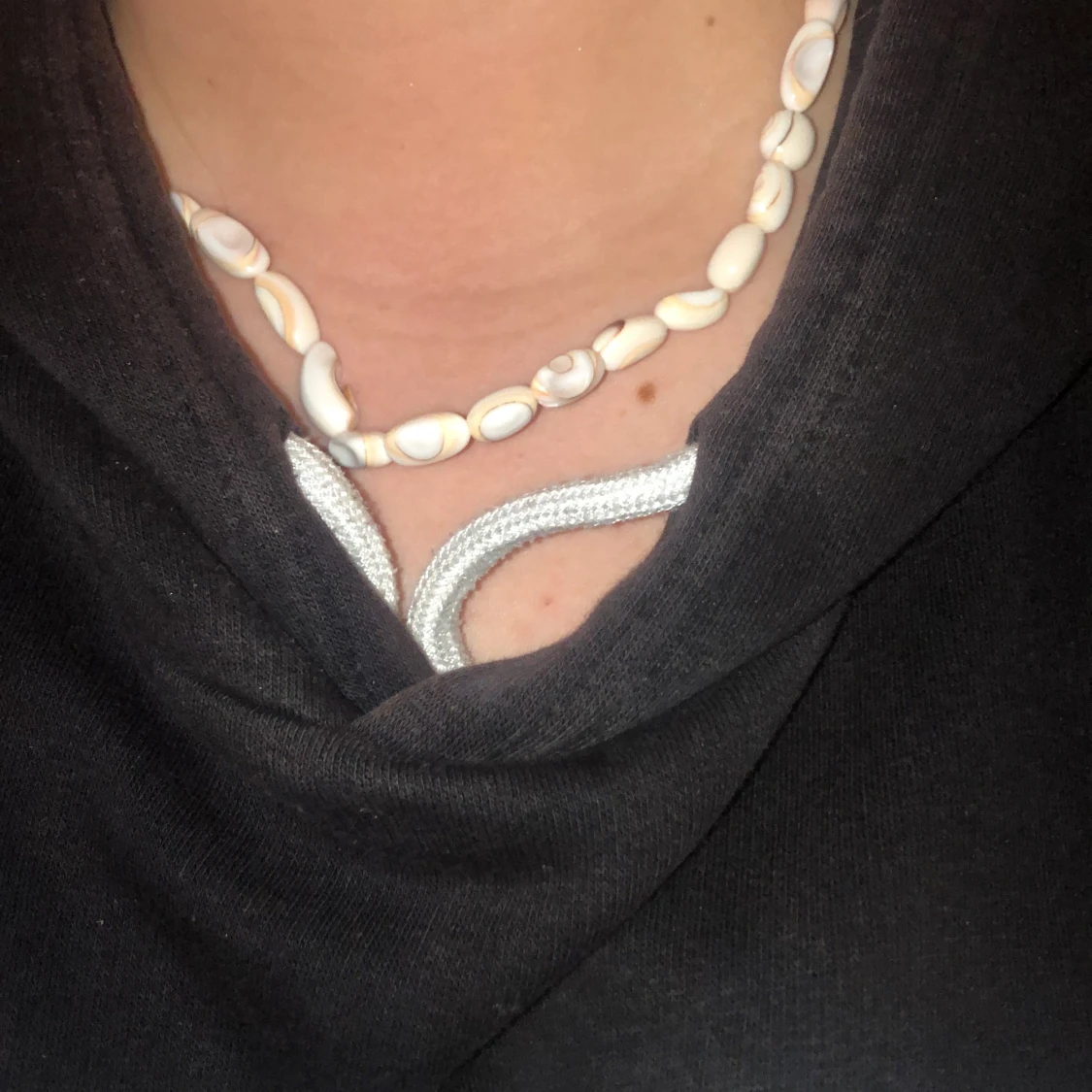 Fejk snäck halsband  - 90