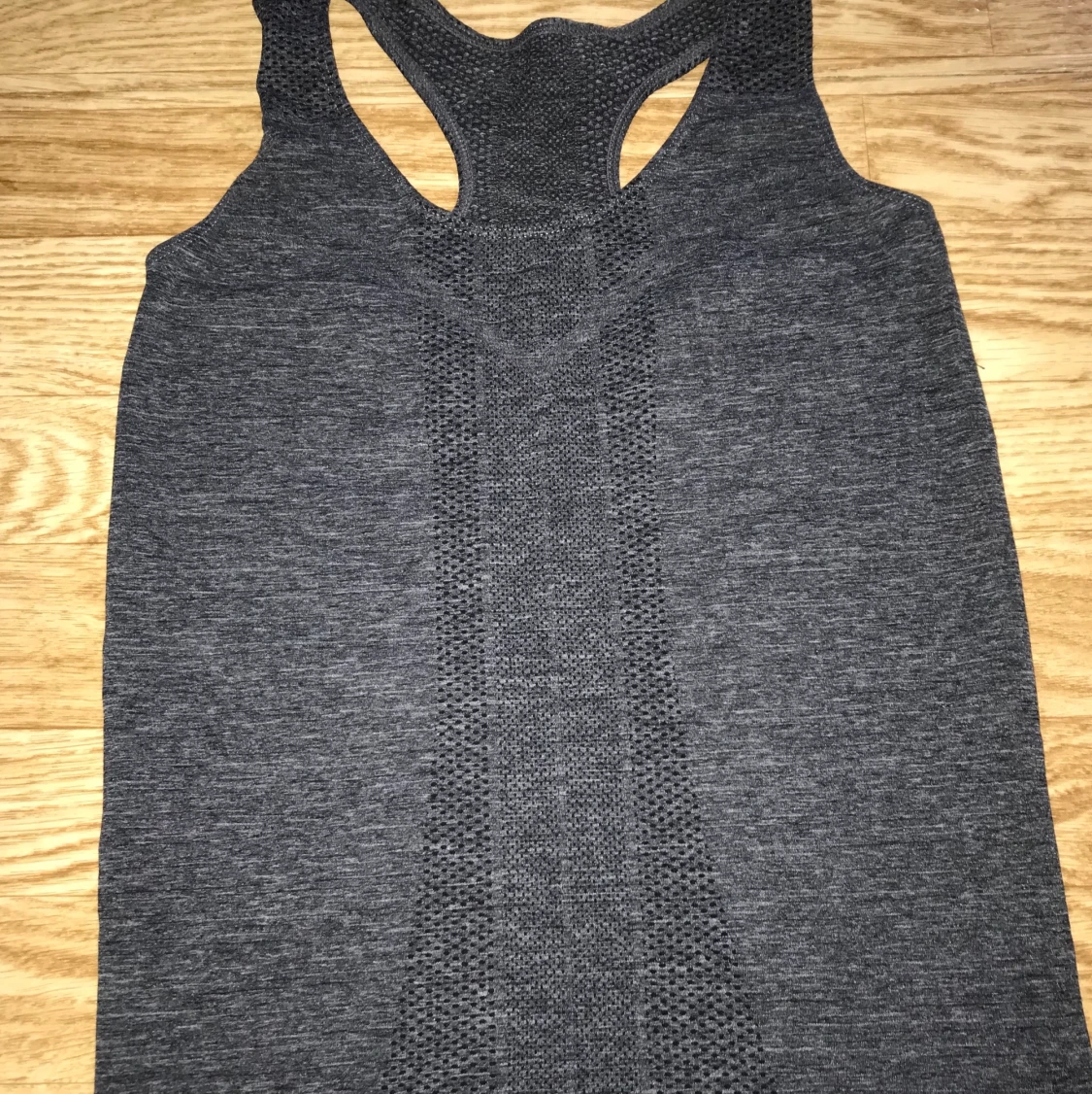 Grått tränningslinne 