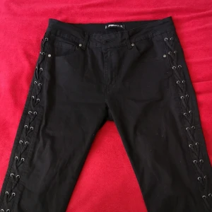 Snygga svarta byxor!  - Ej använd, bra skick, super snygga och sköna! 