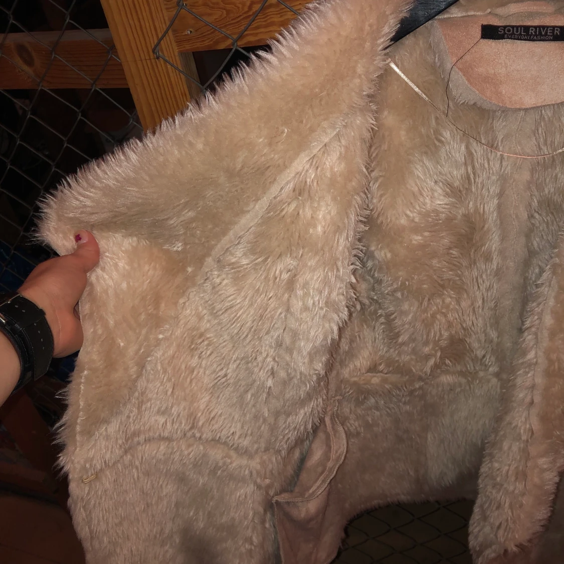 Mysig pälsjacka (ej äkta) - 90