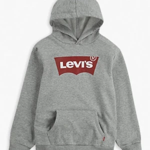 Levi’s Hoodie - Säljer min äkta Levi’s hoodie pga att den är för stor. Köpt för 599 kr. Har ett pytte litet sytt hål i sidan, men syns absolut inte när man har på sig den❤️ Passar S också. Priset kan diskuteras 😘