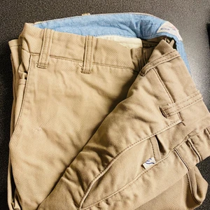 Chino byxor - Beige chino byxor för herr storlek M