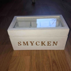  - Säljer denna, då den inte kommer till användning. Fint skick, är i modet gammaldags. :) 