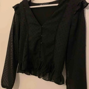  - Blus från zara. Superfin och använd sparsamt. 