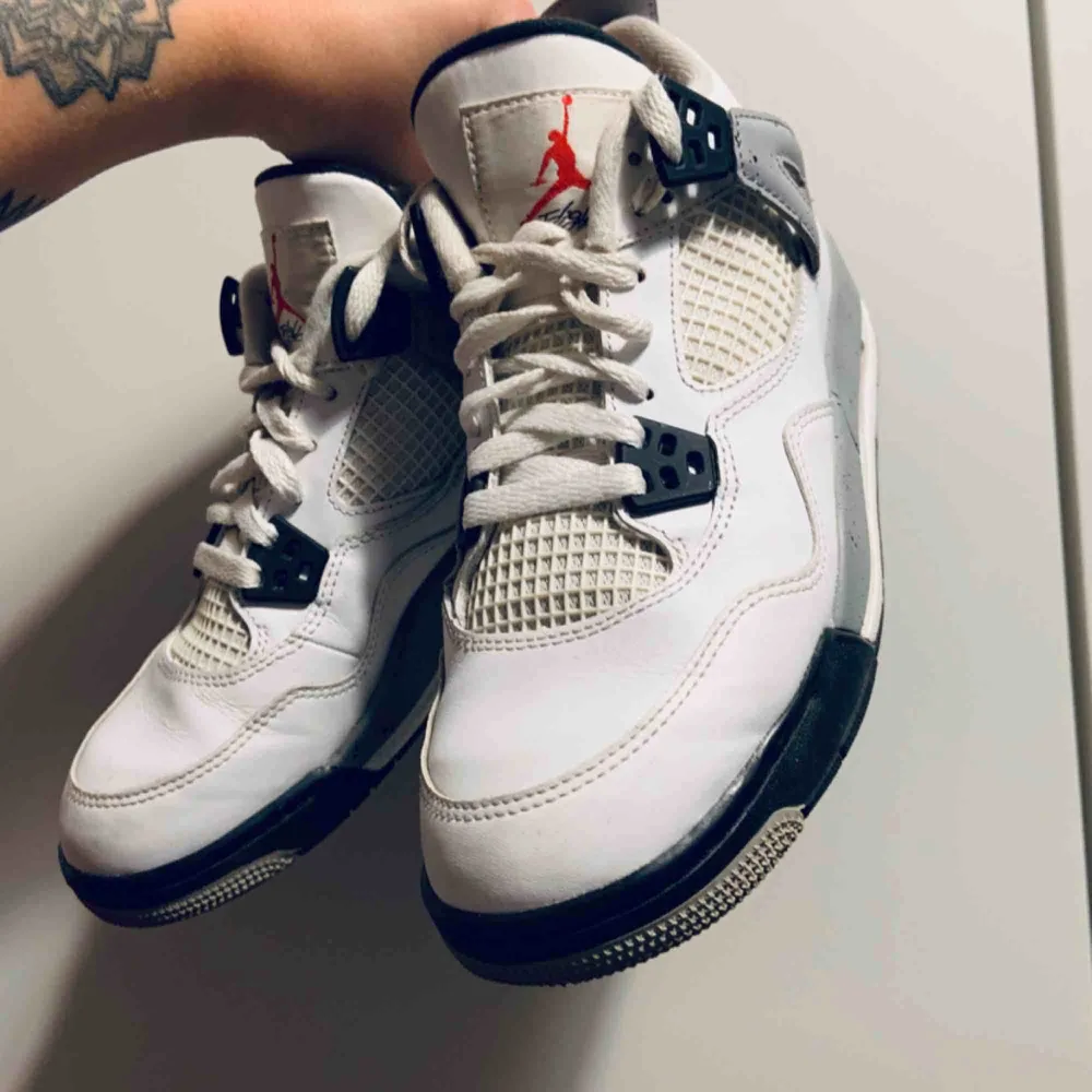 Air Jordan 4 Retro White Cement sneakers. Good condition. Size 38.. Skor.