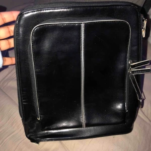  - Superfin liten vintage väska.