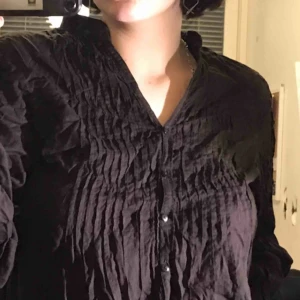  - Brun skjorta. Köpt secondhand 