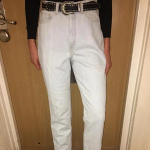  - American Apparel mum jeans. 