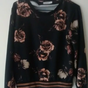  - Supersnygg tröja med underbart mönster