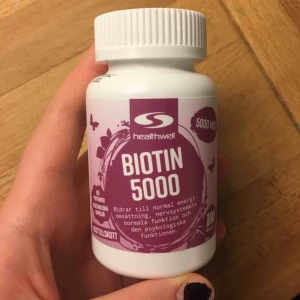  - Biotinkapslar som gör att hår och hud mår bra! Tagit ca 10 kapslar. Klippte kort så vill inte ta längre. Har vänner som tagit och håret har växt ca 4 cm på en månad. Svinbra om man vill växa ut eller få bättre hud och hår!🌼
