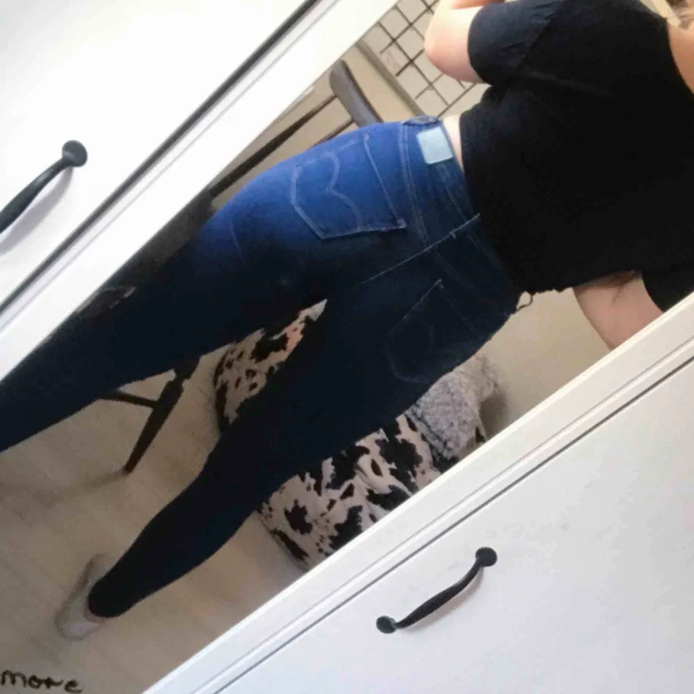 Levis jeans, High Rise skinny  Väldigt stretchiga o sköna  Frakt ingår ej ❤️. Jeans & Byxor.