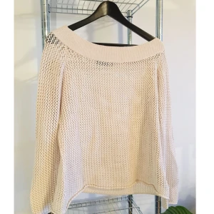  - Trendig virkad tröja i retro stil. 