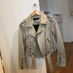  - Mockajacka från zara, ny skick, använd en gång