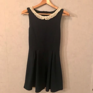  - Söt klänning från Club L i otroligt mysigt tyg! 