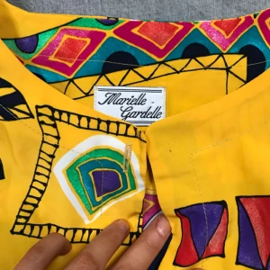  - Tröja med starka färger och mönster! Använd en gång!⭐️