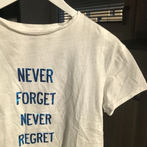  - Snygg T-shirt från mango. Knappt använd 