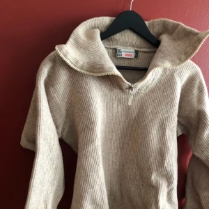  - Super warm and soft sweater (Säljer även allt för 800kr)