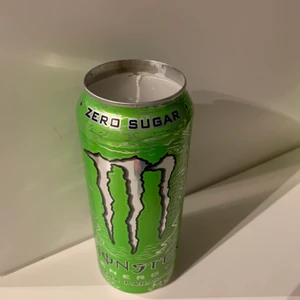 Monster candle  - Ljus i monster burk fylld ca 1cm från toppen. Köparen står för frakt. För mer information skriv privat. Om högt intresse budning, fler ljus kommer att göras . Buda i kommentarerna 