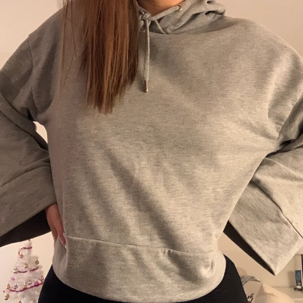 Used plenty of times but still like new! We can meet in västerås or I can ship it🥰. Hoodies.