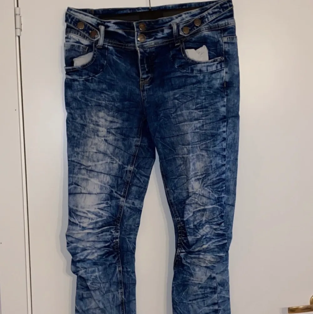 Ett par jeans i storlek 40/34.. Jeans & Byxor.
