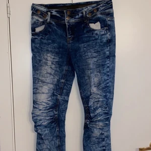 Jeans - Ett par jeans i storlek 40/34.
