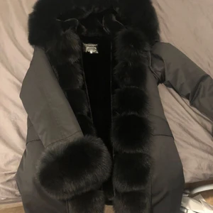 Parka jacka S - Helt ny Fatima parka jacka jätte fin . Storlek S 