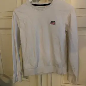 Vit Marqy sweatshirt i storlek 158/164. Nyskick och frakt tillkommer. 