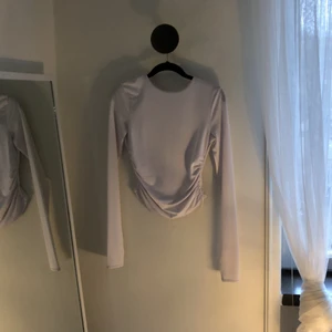 Hanna schönberg x nakd - Så snygg tröja från Hannas kollektion med nakd 