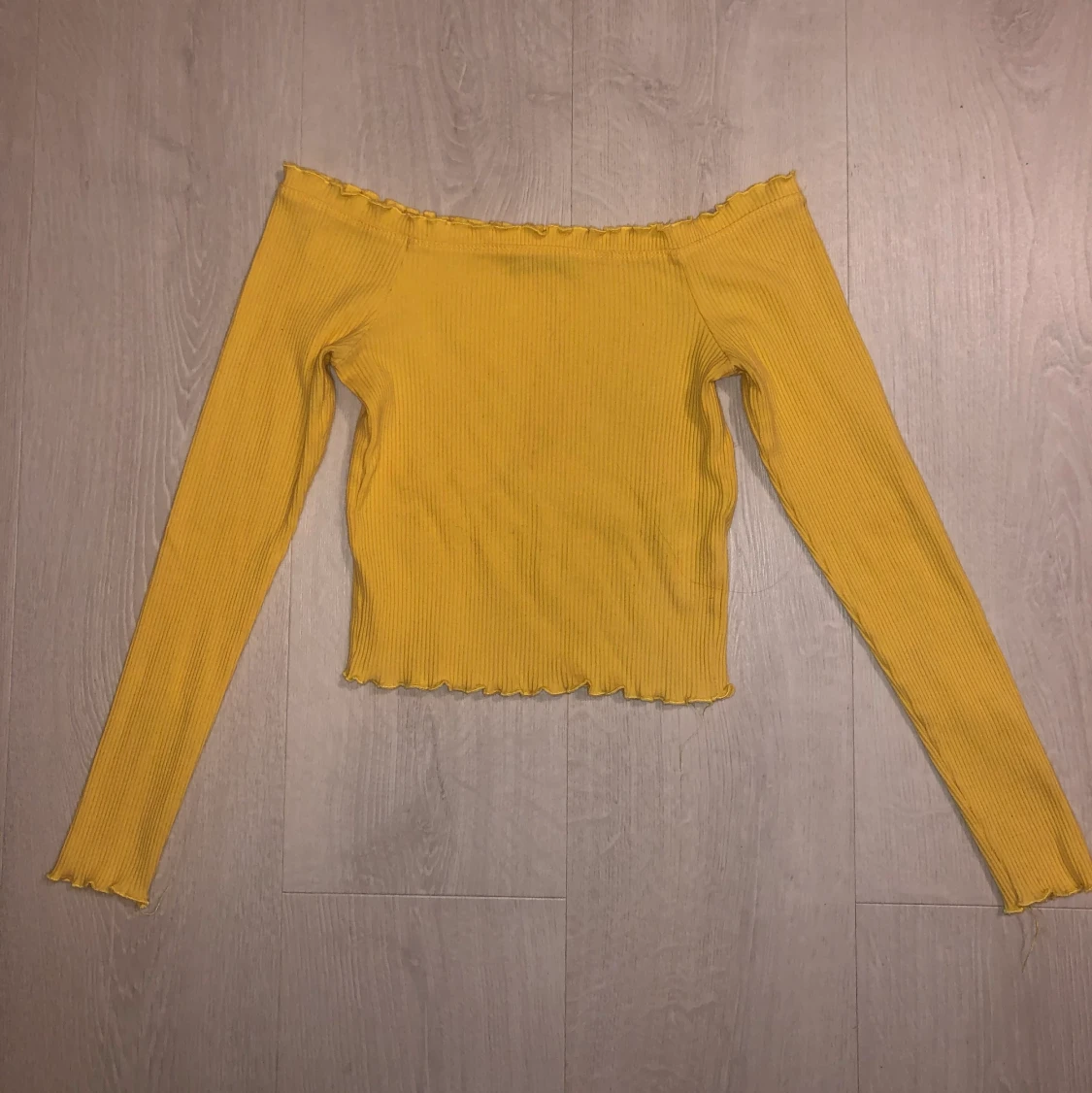 Gul off-shoulder - 90