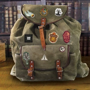 Harry Potter iron on patches - (Första bilden är inte min) Harry Potter tygmärken som man kan sätta på kläder, väskor och andra tygsaker! Det finns 14 i paketet och en instruktion kommer också med. Köpt på sf bokhandeln. Möts helst någonstans i Stockholm. 💕🧙🏽‍♀️