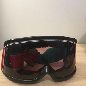 Cebe vintage goggles - Säljer dessa feta vintage goggles från cebe! Frakt betalas av köpare