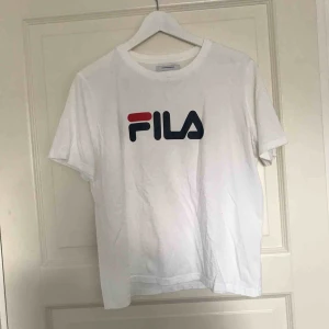  - T-shirt från FILA