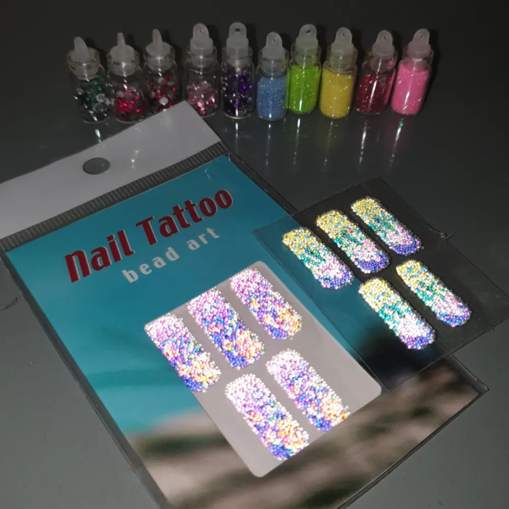 För dig som vill fixa fina naglar är detta kit perfekt! Allt för endast 40 kr! Olika glitter, små stenar och nail tattoo! 🌸. Övrigt.