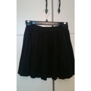  - söt kjol fr H&M i ny skick!