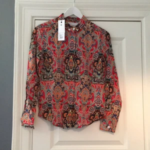  - Cool skjorta från contemporary reflections, aldrig använd, prislapp kvar, 100% viskos