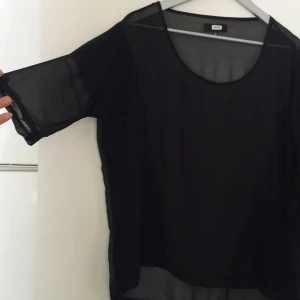  - Tröja delvis genomskinlig, 3/4-ärmad