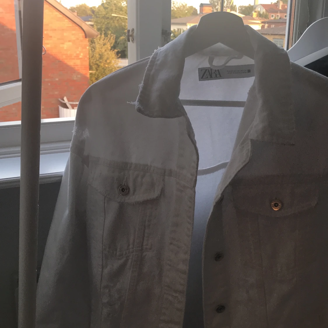 Vit jeans jacka ifrån zara - 91