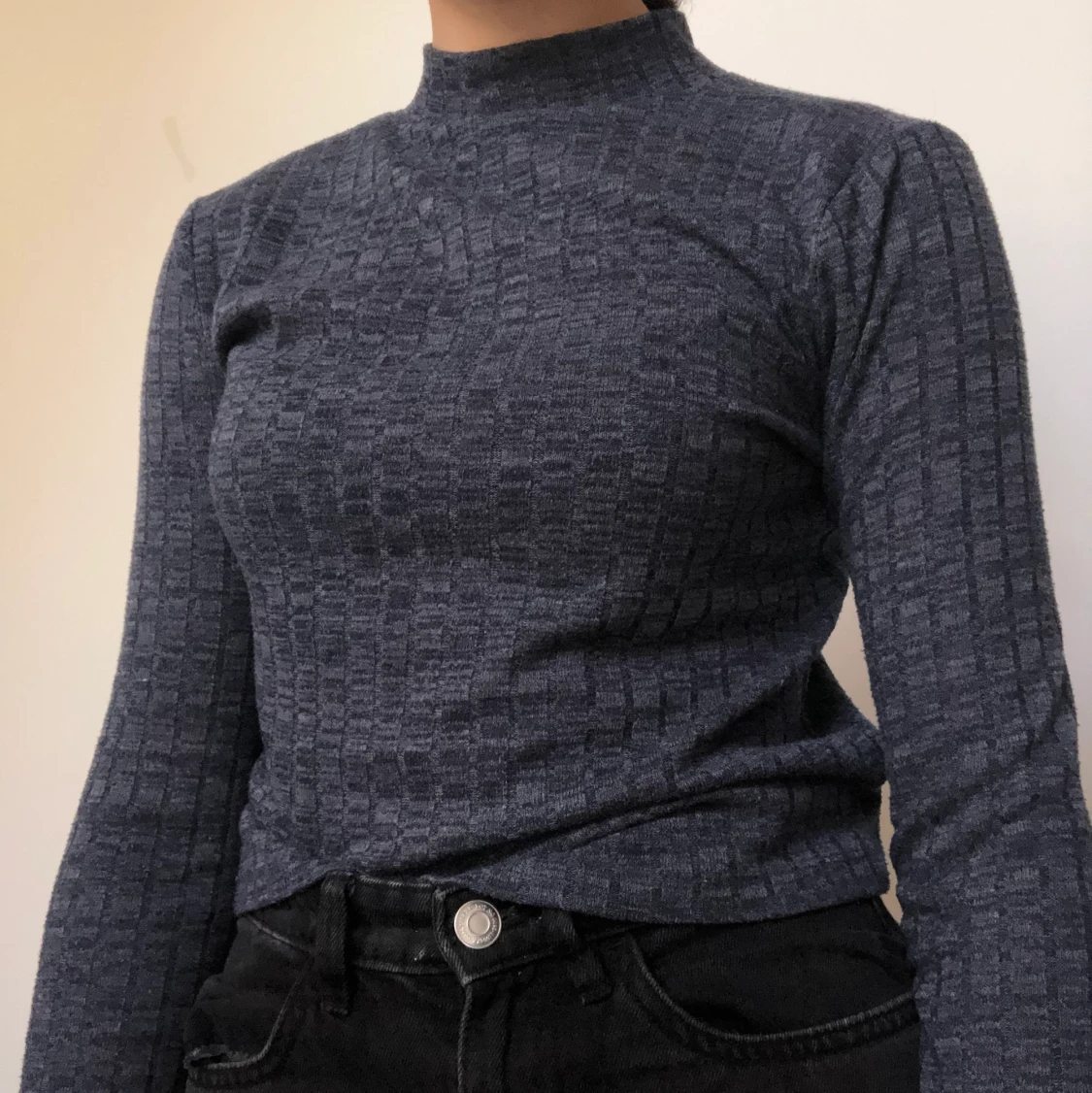 Gråblå ribbad tröja