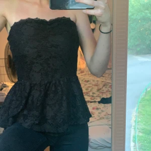 Spetstopp - Spets topp ifrån Gina. Kommer inte till användning och därför säljer jag den.