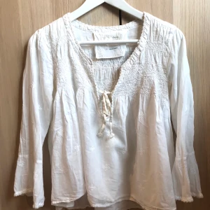 Odd Molly blus - Vit Odd Molly blus, storlek 1. Använd fåtal gånger.
