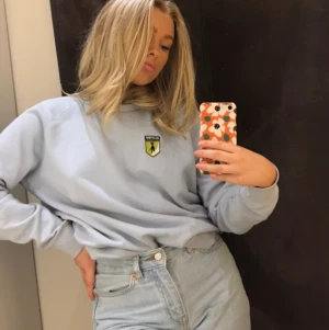 Vintage tröja  - Kollar intresset på min vintage peakperfomance tröja! Superfin blå färg och så skön. Buda gärna i kommentera och höj alltid med minst 30🥰🥰🥰