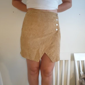 Moka kjol - Jättefin tyvär för stor. Köpare står för frakt eller hämtning