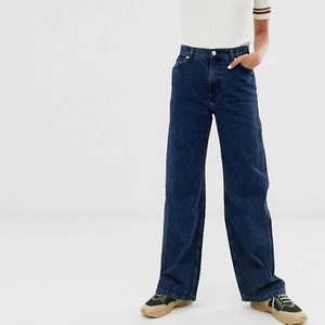 Yoko jeans - Jeans från monki i modellen Yoko, just denna färgen är helt slutsåld! Använda men i mycket bra skick! Frakt tillkommer och betalingen sker via Swish!