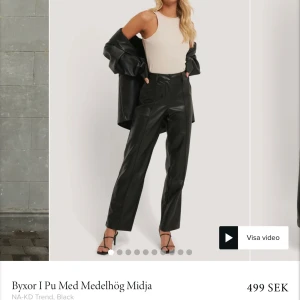 Skinbyxor från nakd - Jättefina byxor från nakd. Säljer då jag fick två par. Aldrig använda och dem är kvar i orginal påsen.☺️💗