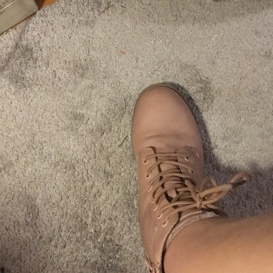 Ett par smuts rosa vinter skor från LINEAR - 91